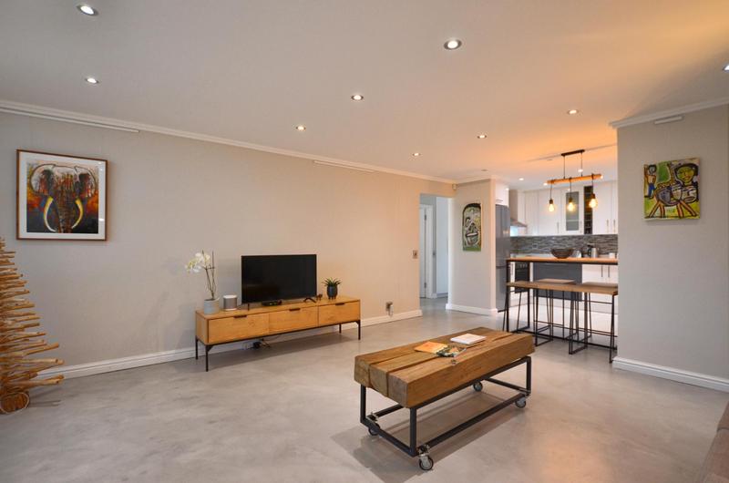 To Let 1 Bedroom Property for Rent in Bloubergstrand Western Cape